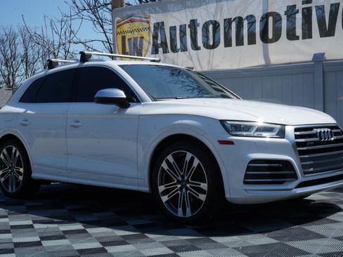 Used 2018 Audi SQ5 Premium Plus w/ S Sport Package AWD/4WD image 3