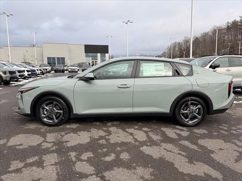 New 2025 Kia K4 LXS image 4