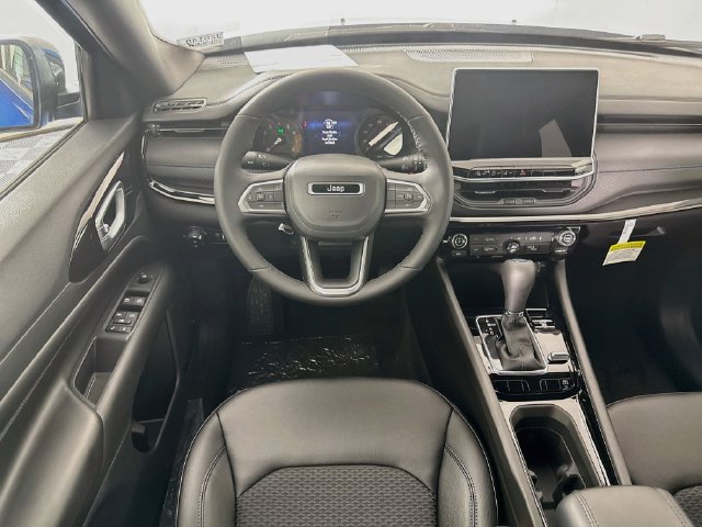 New 2026 Jeep Compass Latitude AWD/4WD image 20