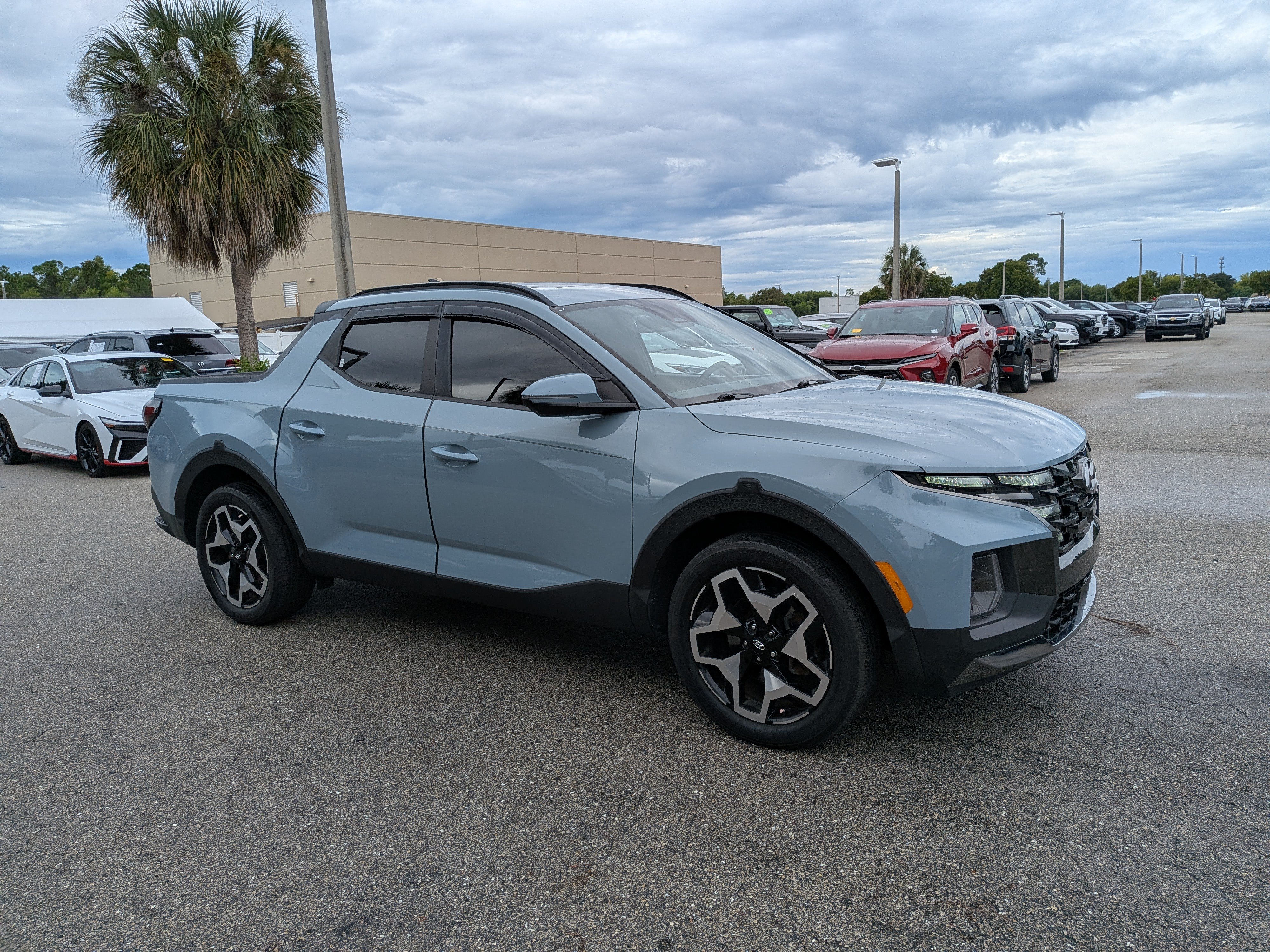 Used 2023 Hyundai Santa Cruz Limited AWD/4WD image 2