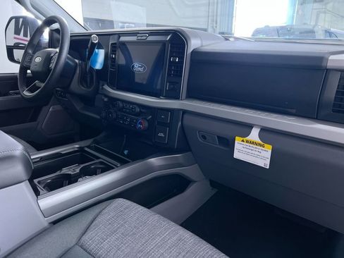 New 2026 Ford F250 XLT w/ XLT Premium Package image 31