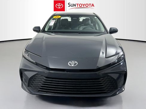 Used 2025 Toyota Camry LE FWD image 10