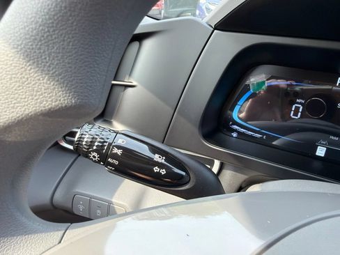 New 2026 Hyundai Elantra SE FWD image 29