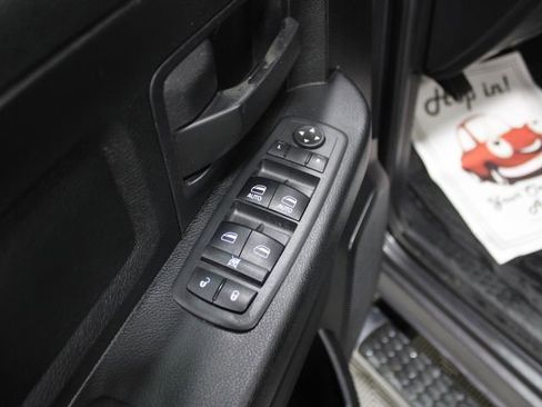 Used 2018 RAM 1500 Express image 17