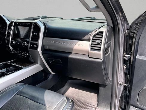 Used 2019 Ford F250 Lariat w/ Lariat Value Package AWD/4WD image 27