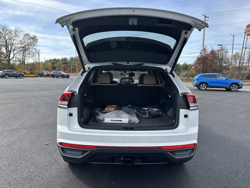 New 2026 Volkswagen Atlas Cross Sport SE image 30