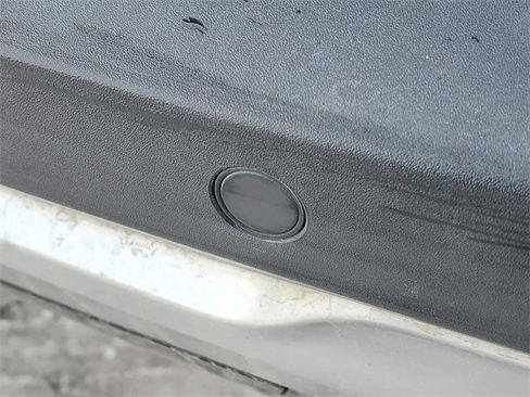 Used 2024 Rivian R1S Adventure image 8