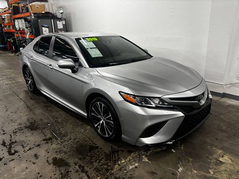 Used 2019 Toyota Camry SE image 7