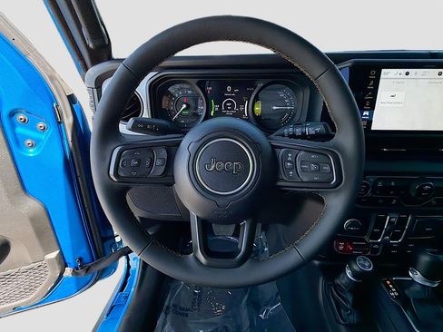 Used 2024 Jeep Wrangler Willys AWD/4WD image 38