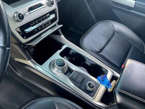 Certified 2022 Ford Explorer XLT w/ Equipment Group 202A image 16