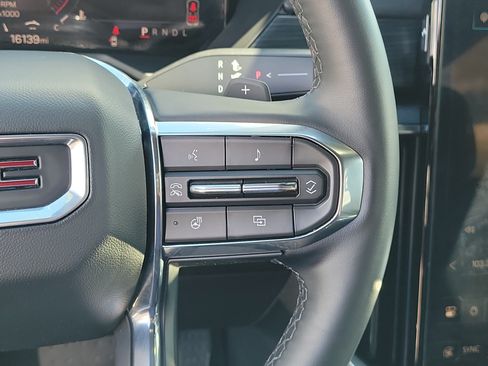 Used 2025 GMC Acadia Elevation FWD image 20