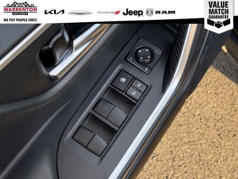 Used 2021 Toyota RAV4 XLE image 21