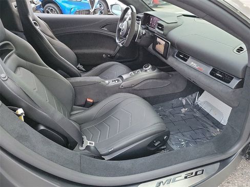 New 2023 Maserati MC20 Coupe image 11