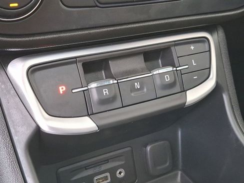 Used 2022 GMC Terrain SLT w/ Infotainment Package II AWD/4WD image 14