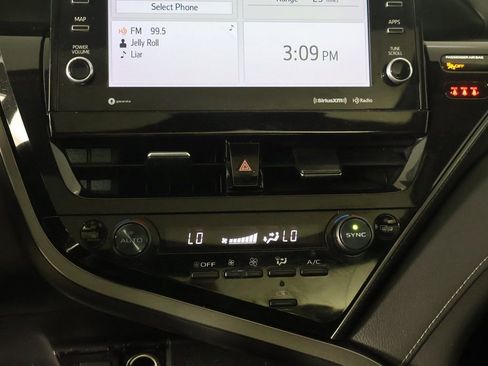 Used 2022 Toyota Camry XSE image 41