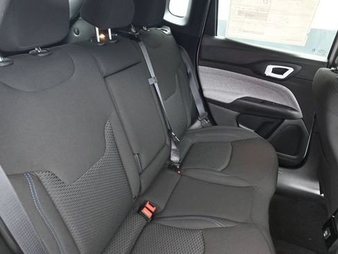 Used 2025 Jeep Compass Sport AWD/4WD image 10