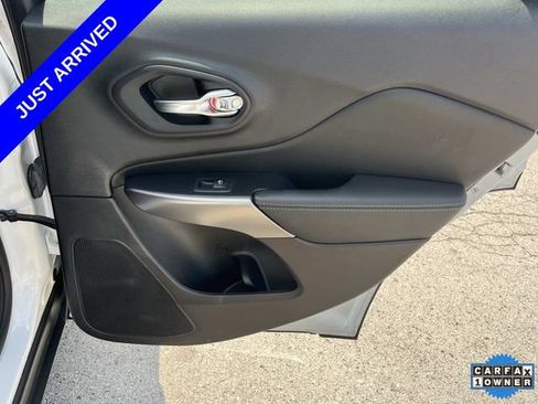Certified 2022 Jeep Cherokee Latitude Lux FWD image 21