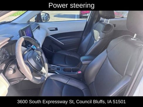 Used 2024 Toyota Corolla Cross LE FWD image 16