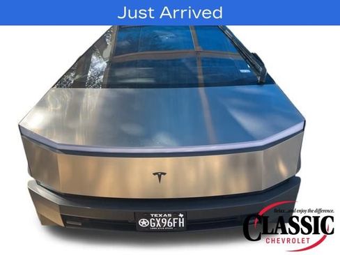 Used 2024 Tesla Cybertruck AWD Crew Cab image 12