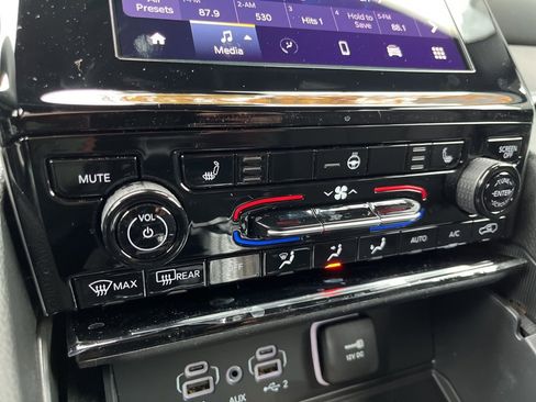 New 2025 Jeep Grand Cherokee L Altitude image 34