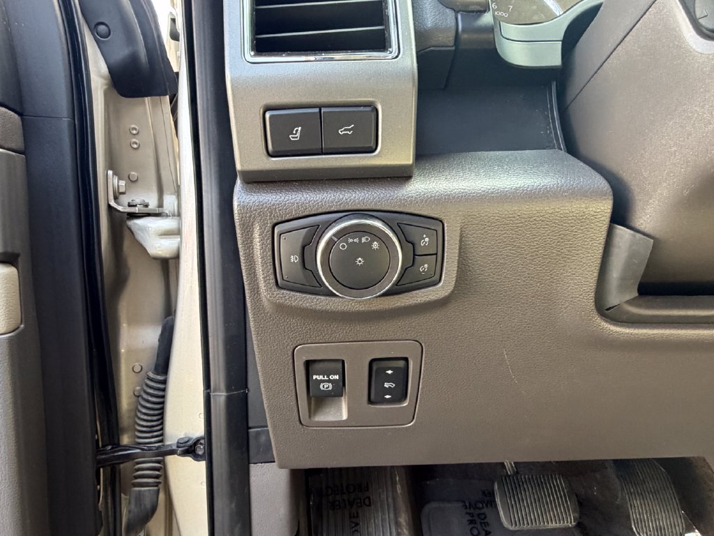 Used 2018 Ford Expedition Max XLT w/ Equipment Group 202A AWD/4WD image 22