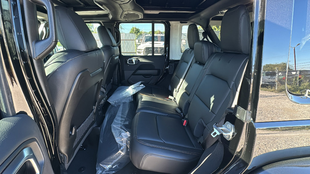 New 2027 Jeep Wrangler Unlimited Sahara AWD/4WD image 16
