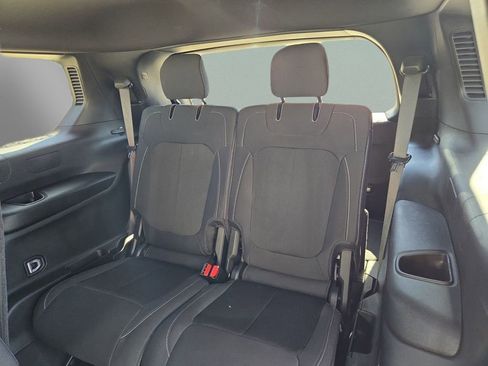 Certified 2024 Jeep Grand Cherokee L Laredo image 17