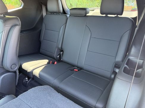 Used 2026 Buick Enclave Preferred AWD/4WD image 15