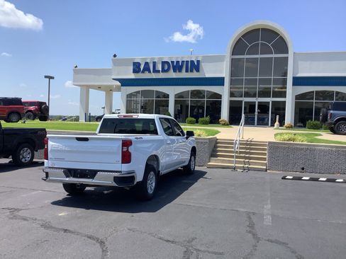 Used 2025 Chevrolet Silverado 1500 LT image 7