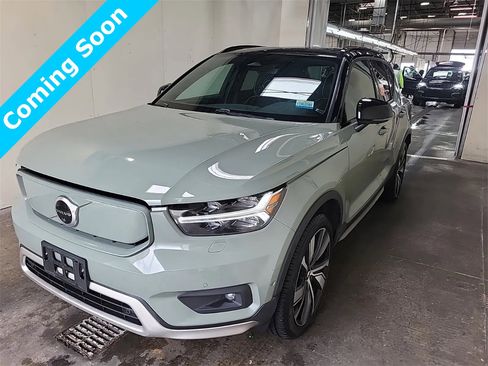 Used 2022 Volvo XC40 P8 Recharge Ultimate image 3