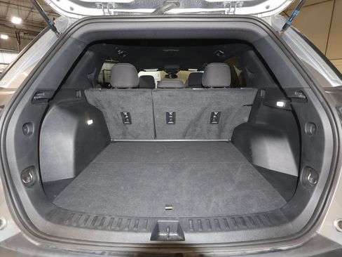Used 2026 Chevrolet Equinox LT FWD image 25