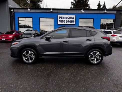 Used 2025 Subaru Crosstrek 2.0i Premium image 5