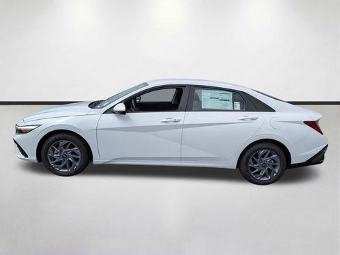 New 2026 Hyundai Elantra Sport FWD image 6