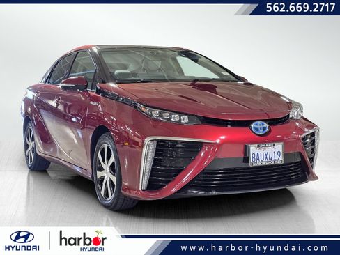 Used 2017 Toyota Mirai image 1