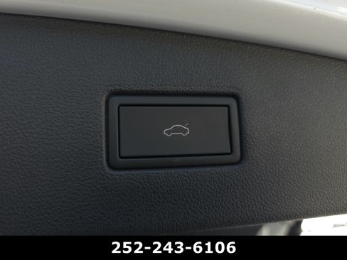 Used 2024 Volkswagen Tiguan SE R-Line AWD/4WD image 38