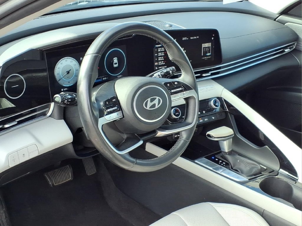 Used 2025 Hyundai Elantra Limited FWD image 20
