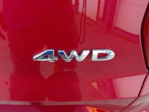 Used 2017 Ford Explorer XLT w/ Equipment Group 202A AWD/4WD image 39