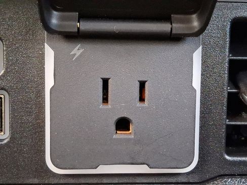 Used 2023 Chevrolet Silverado 1500 LT image 26