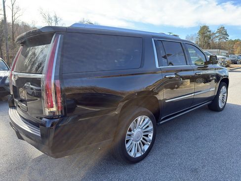 Used 2017 Cadillac Escalade ESV Platinum image 5