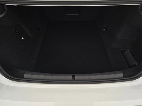 New 2026 BMW 750e xDrive image 26