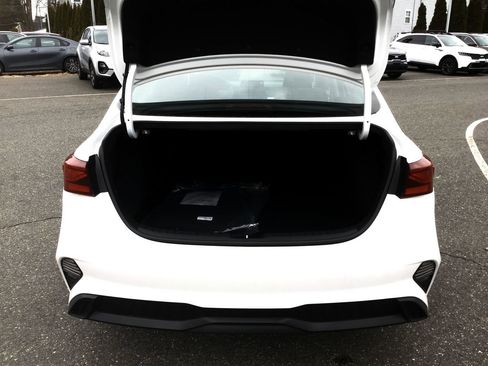 Used 2023 Kia Forte LXS image 11