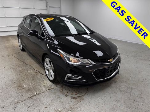 Used 2018 Chevrolet Cruze Premier image 3