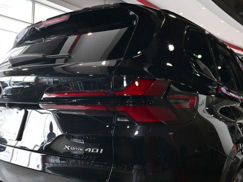 Used 2025 BMW X5 xDrive40i w/ M Sport Package AWD/4WD image 44