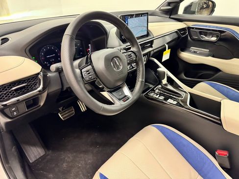 Used 2025 Acura ADX A-Spec image 17
