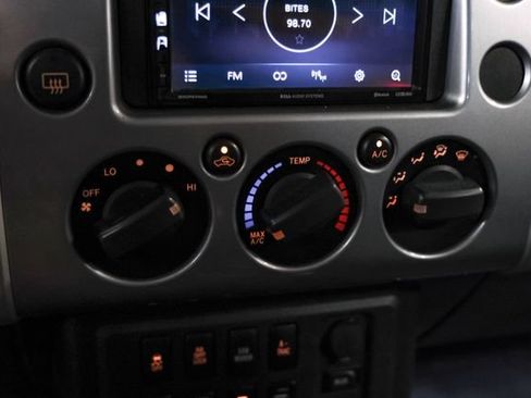 Used 2010 Toyota FJ Cruiser 4WD image 26