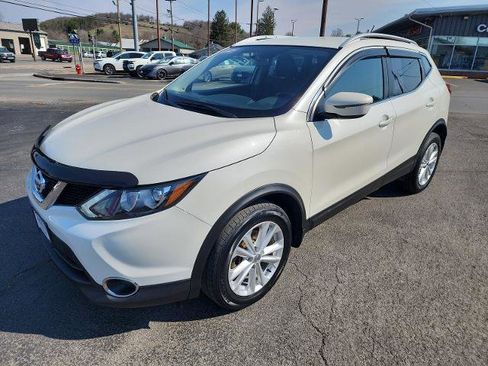 Certified 2017 Nissan Rogue Sport SV w/ SV All-Weather Package image 4