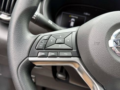 Used 2021 Nissan Kicks SV FWD image 19