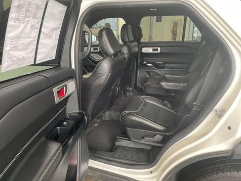 Used 2023 Ford Explorer ST w/ Equipment Group 401A AWD/4WD image 12