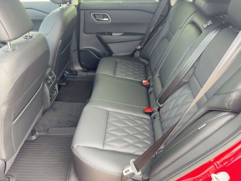 New 2026 Nissan Rogue Platinum w/ Tech Package image 16