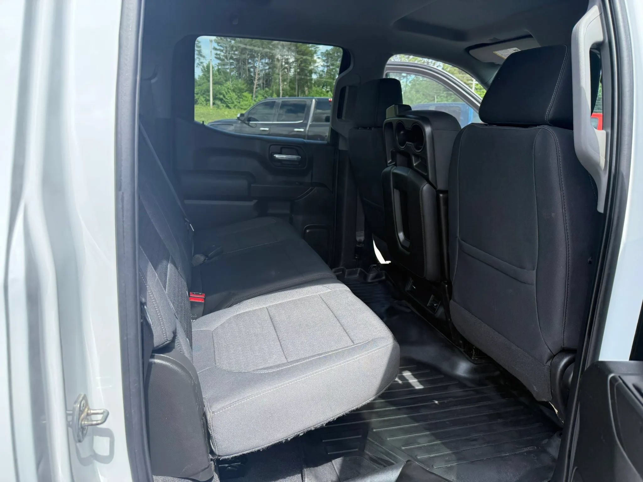 Used 2020 Chevrolet Silverado 1500 LT w/ Z71 Off-Road Package AWD/4WD image 15